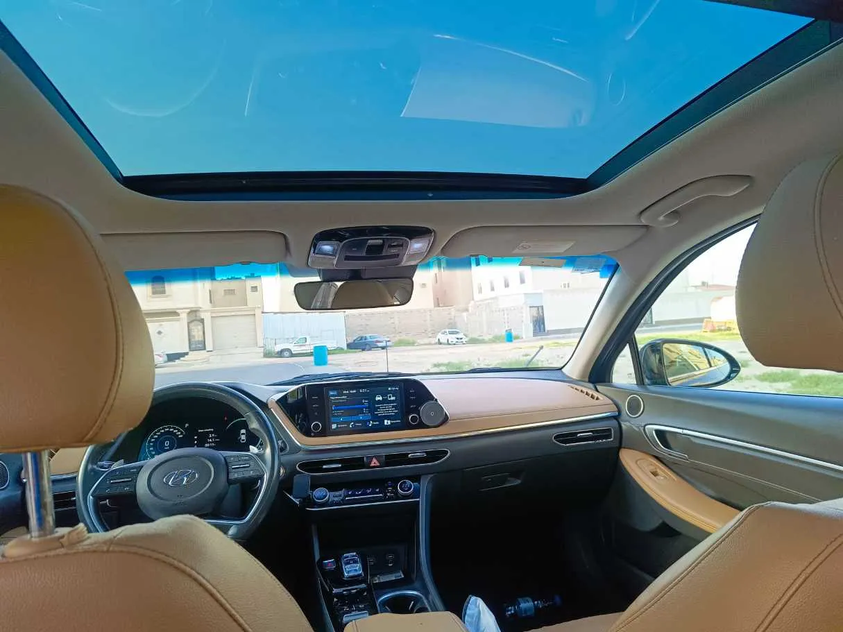 Car image 21
