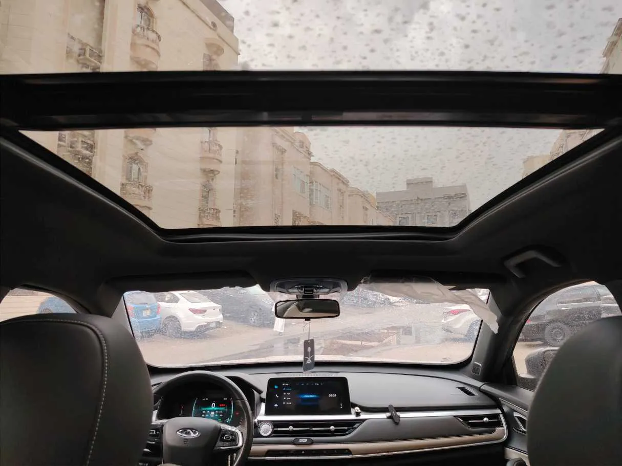Car image 18