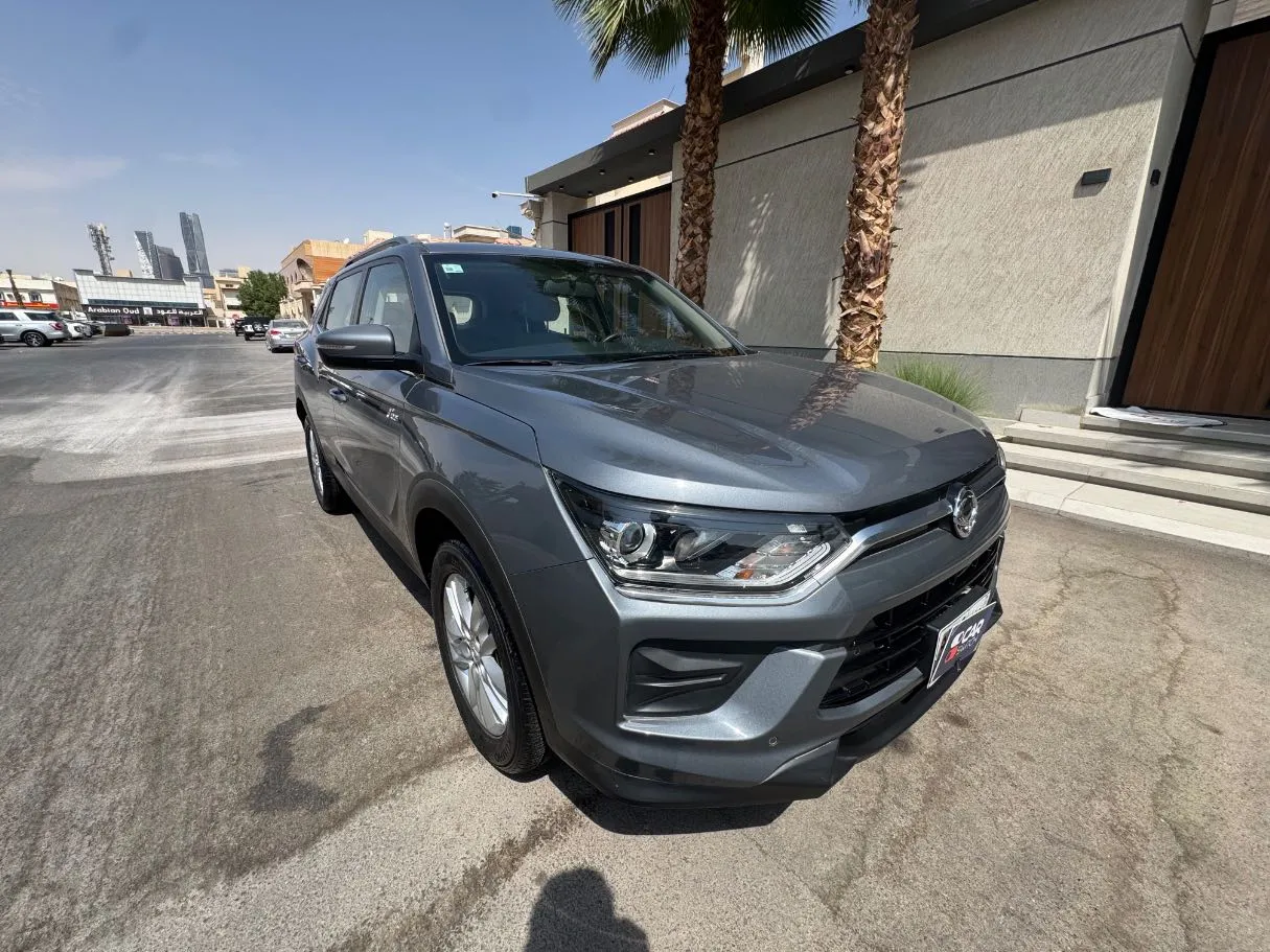 Car image 3