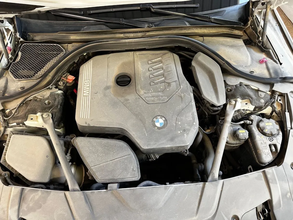 Car image 25