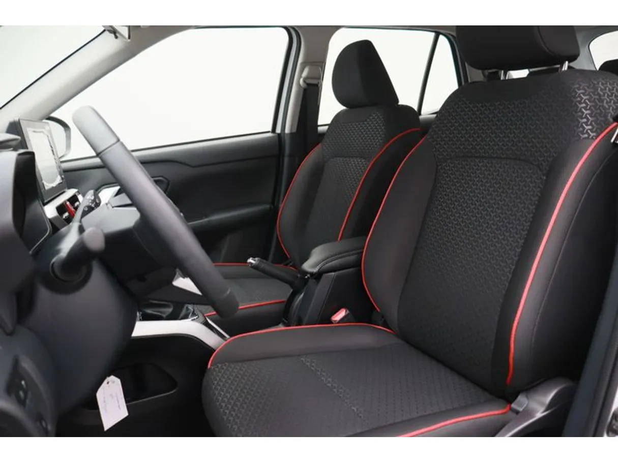 Car image 8
