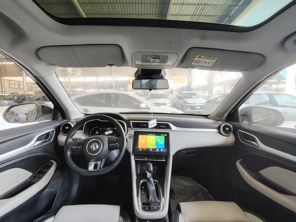 Car image 24