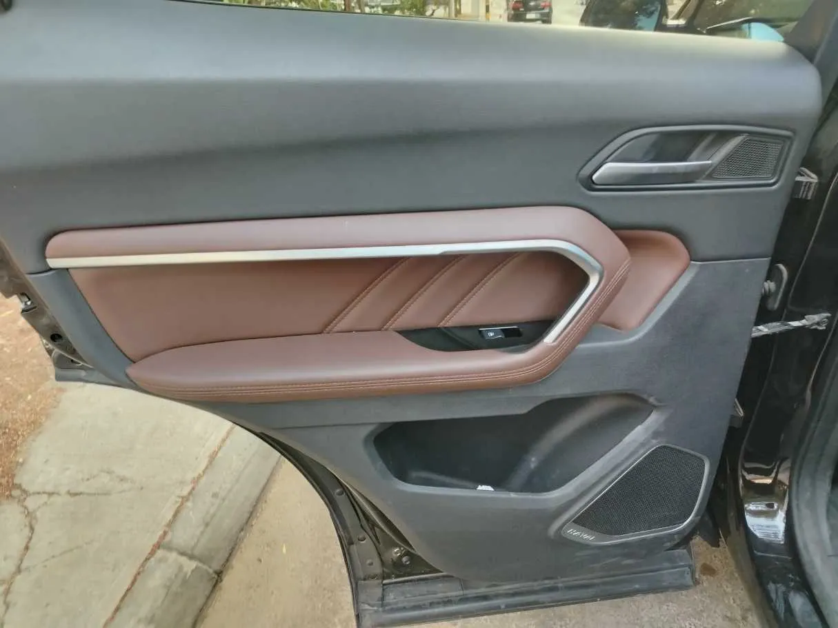 Car image 33