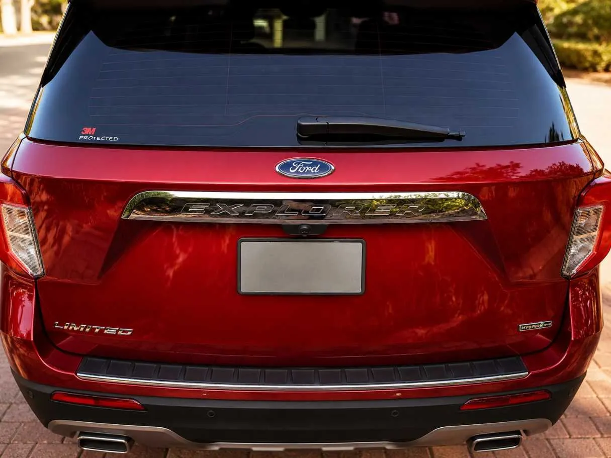 Car image 25