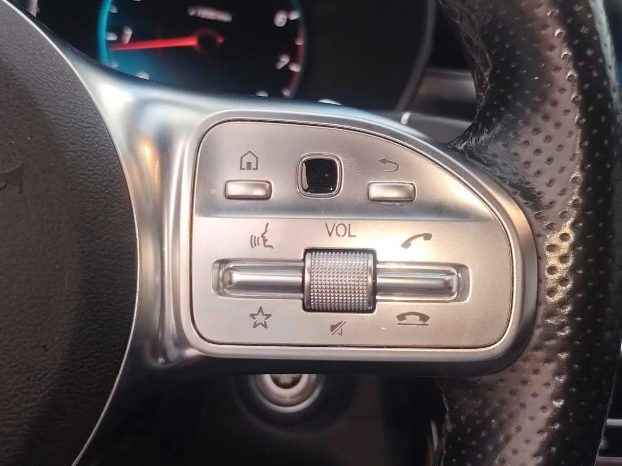 Car image 31
