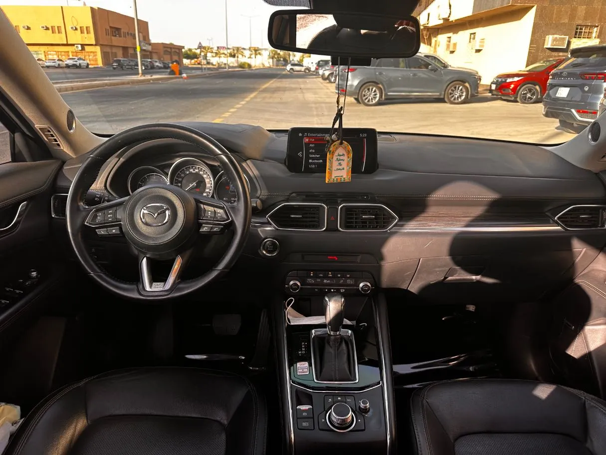 Car image 17
