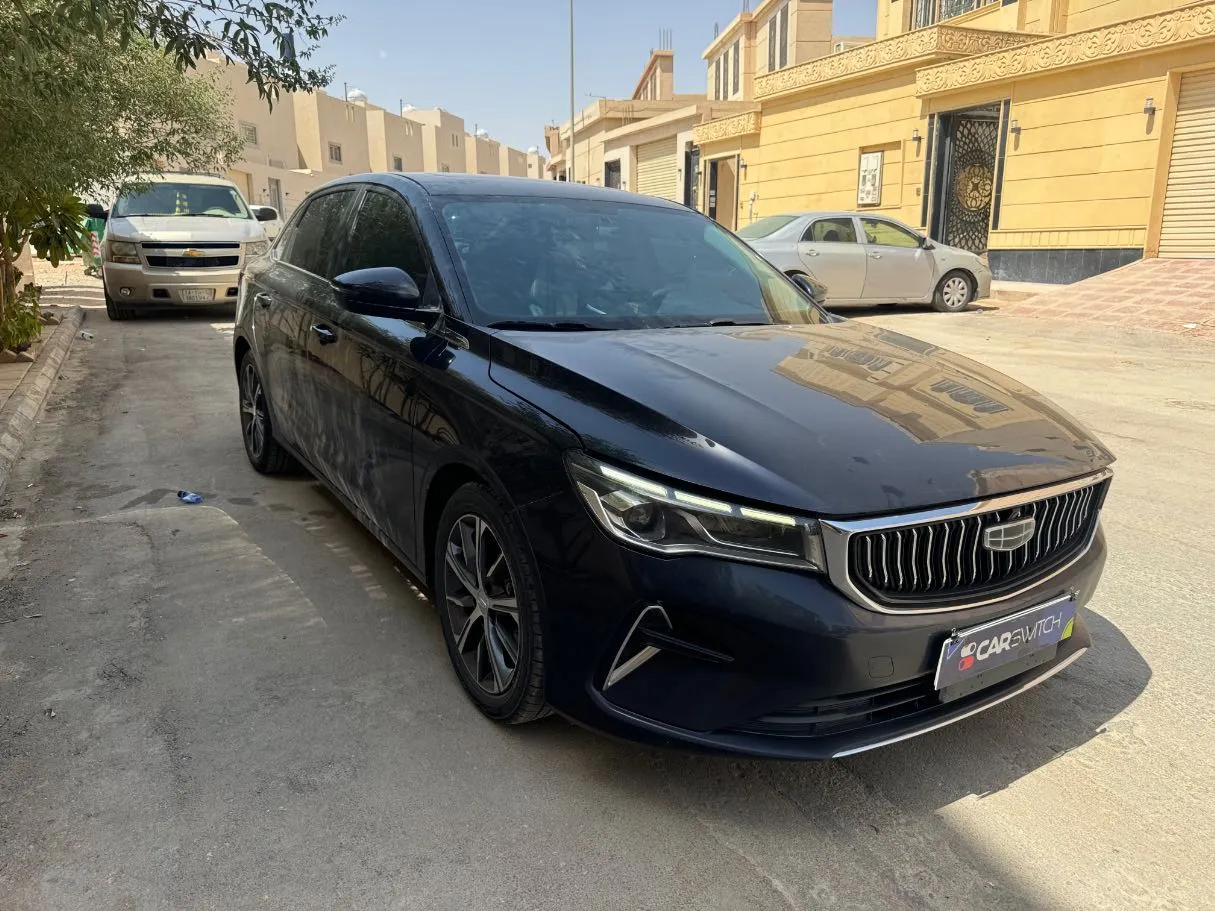Car image 3