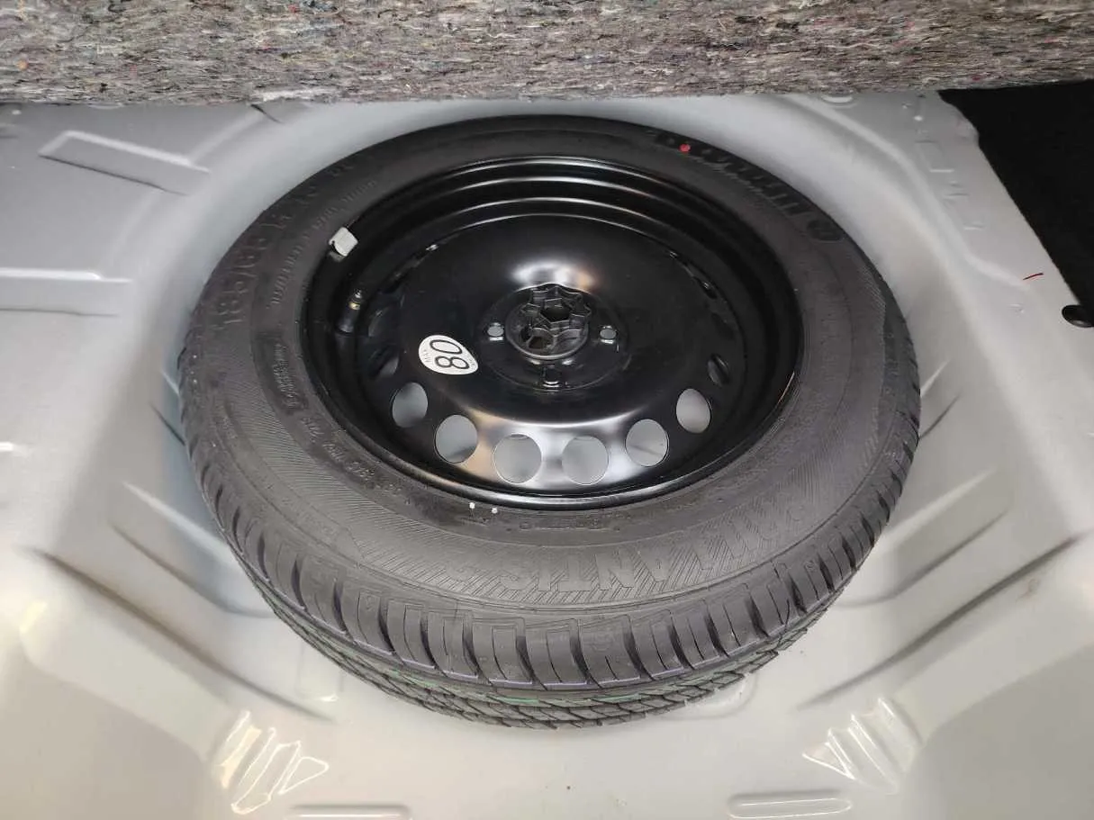 Car image 42