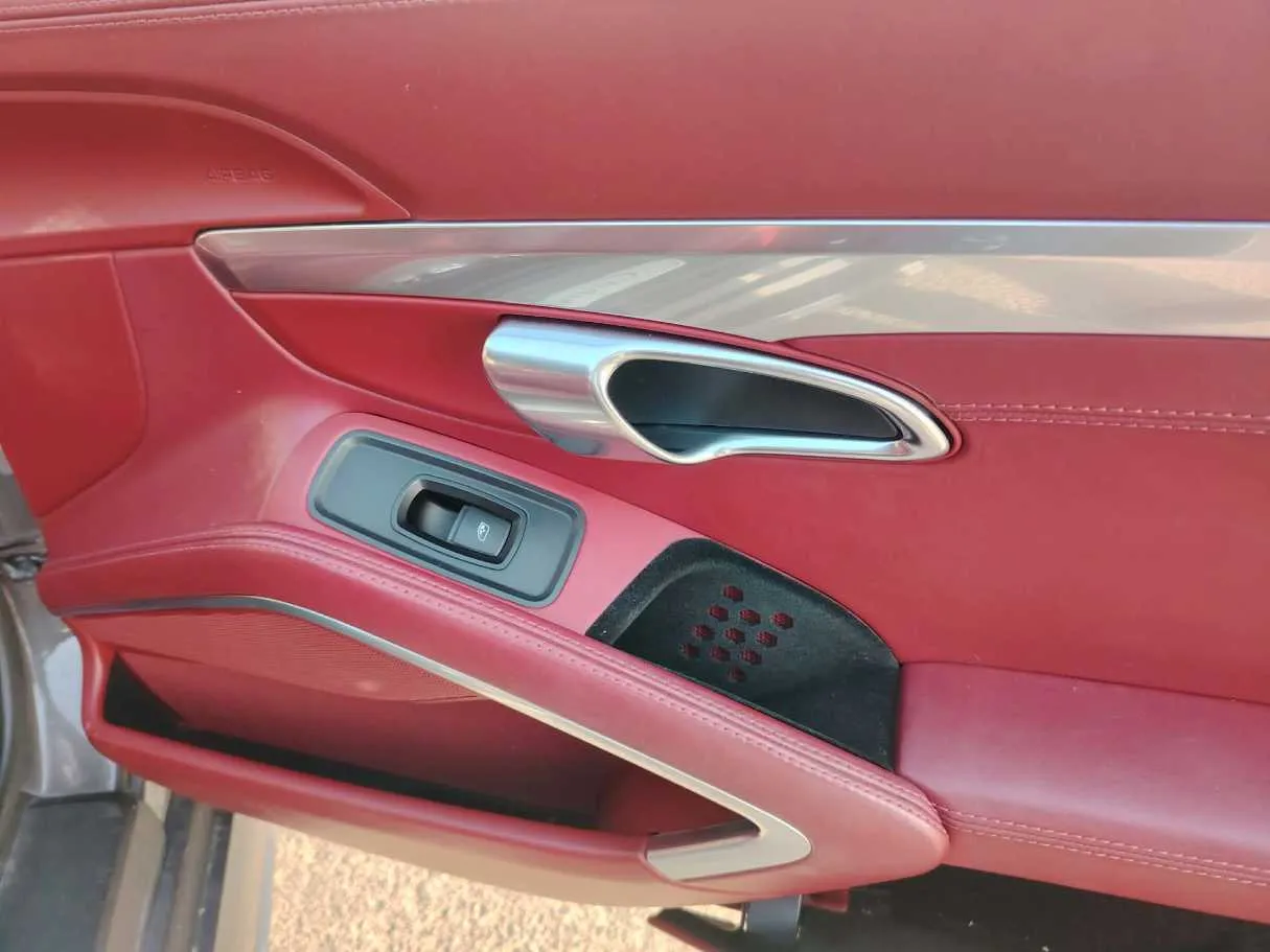Car image 28
