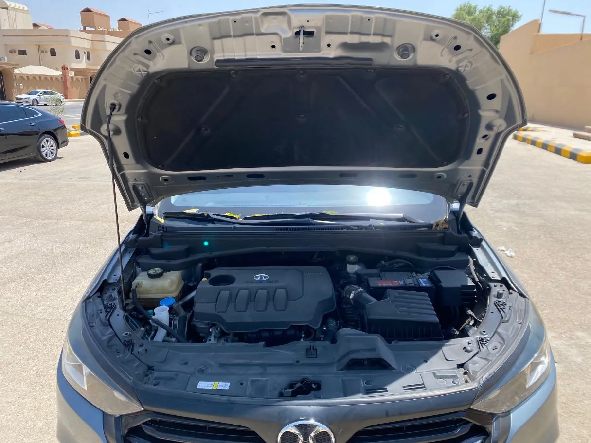 Car image 23