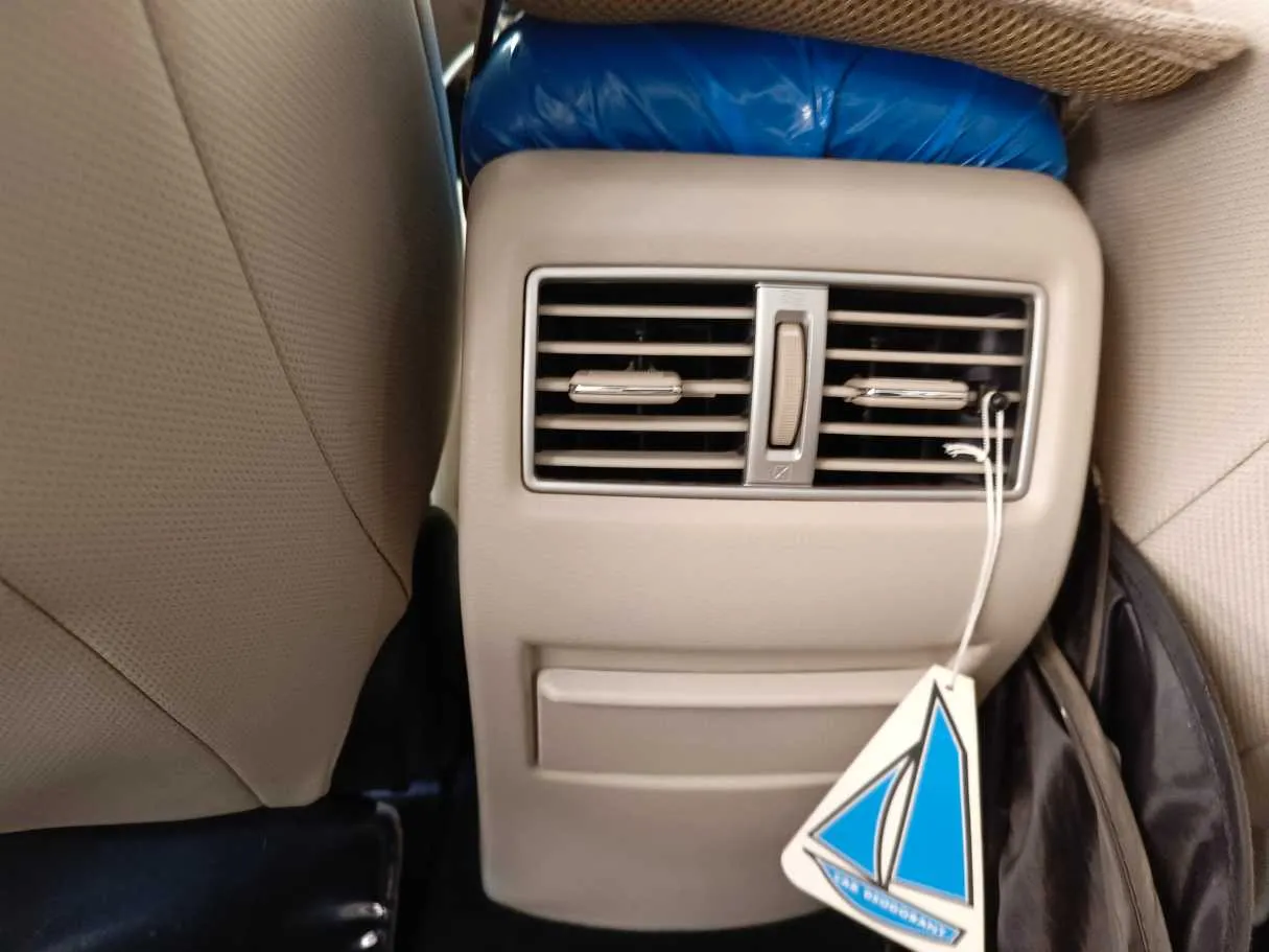 Car image 33