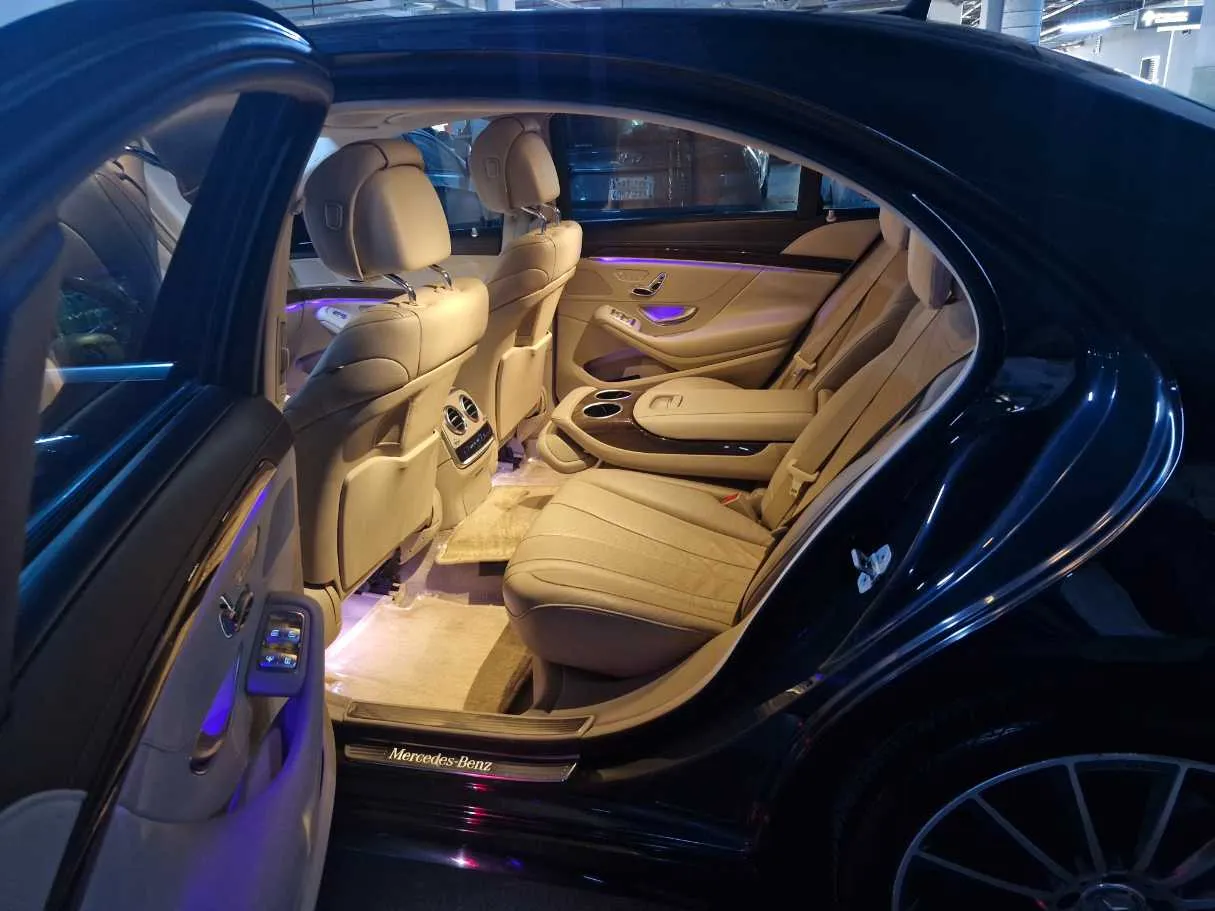 Car image 14