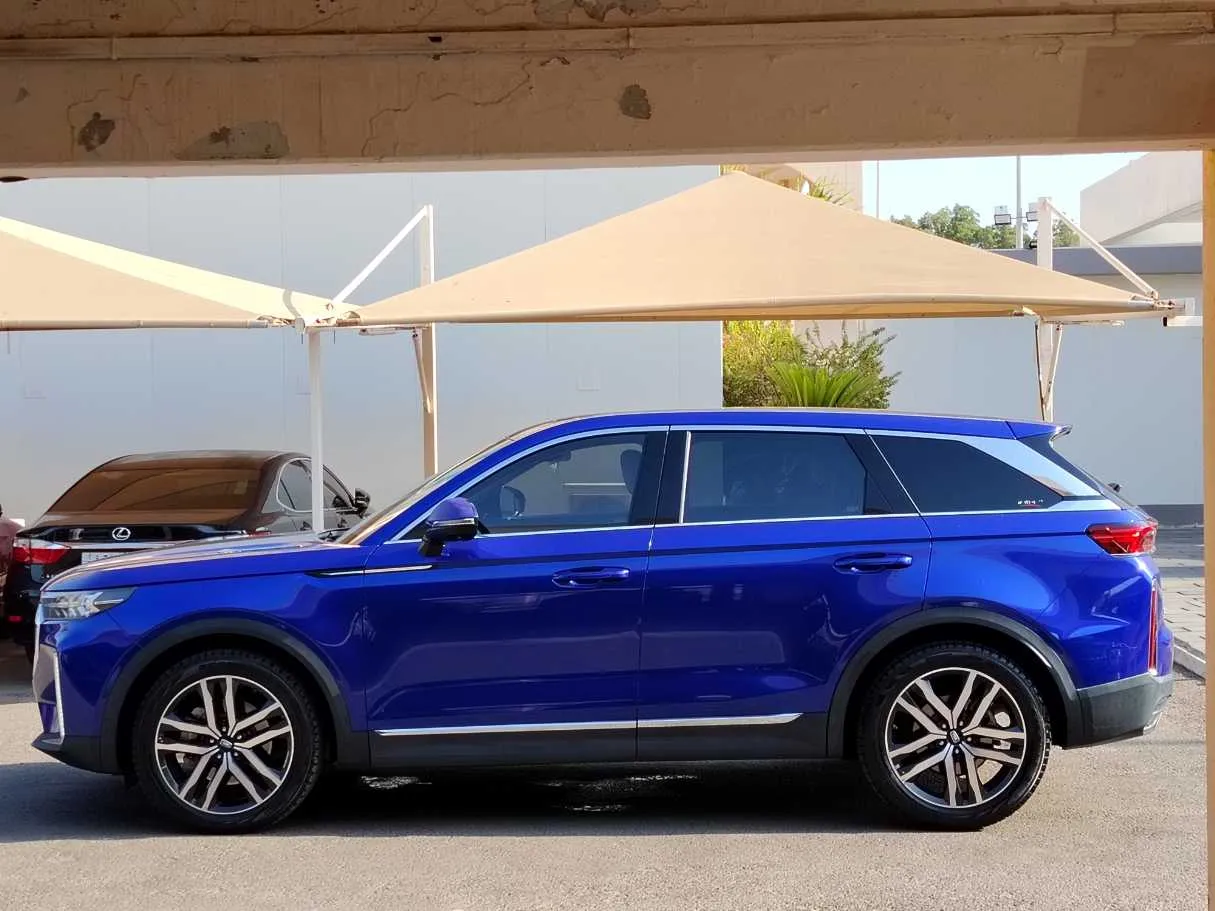 Car image 8