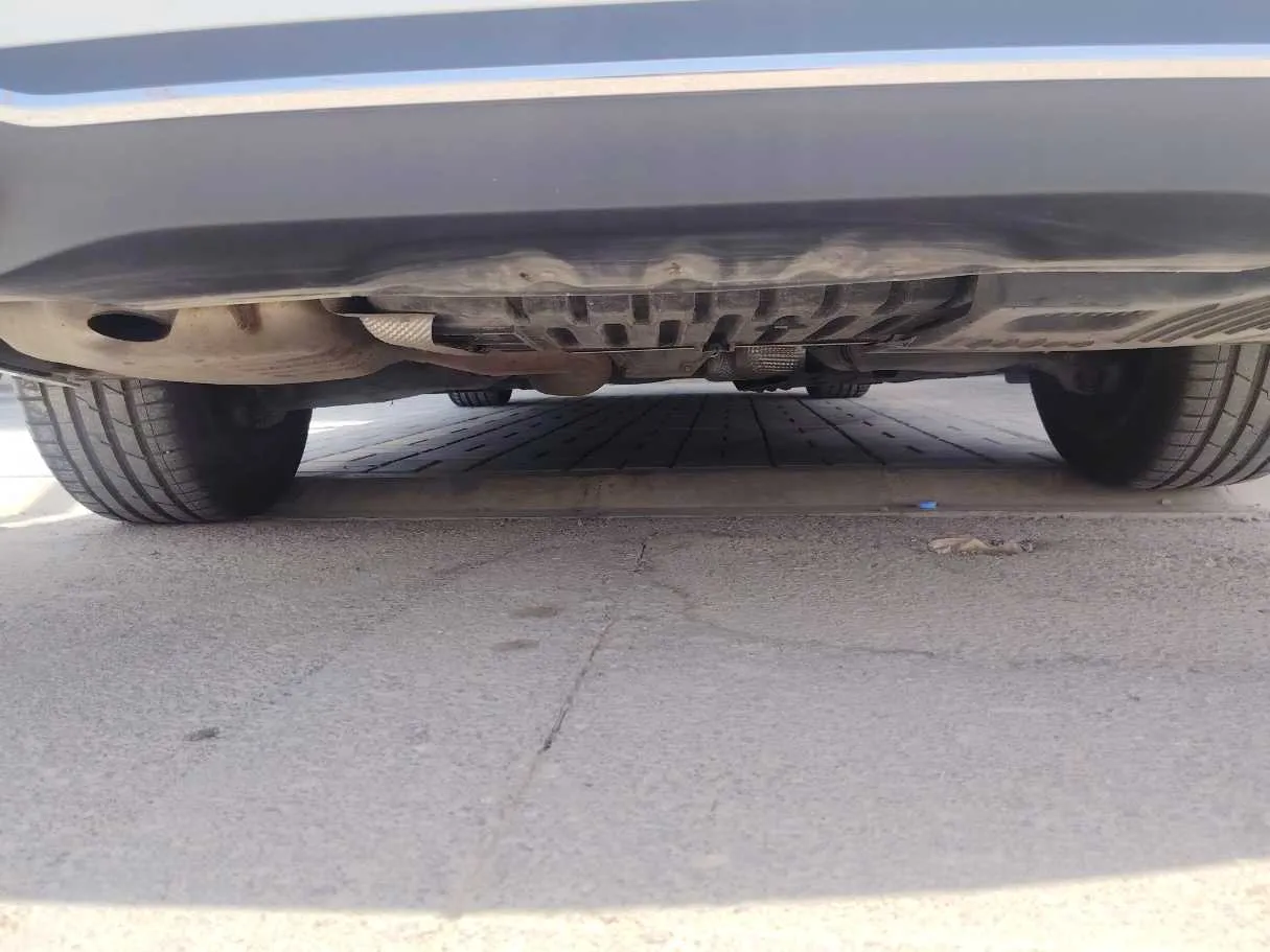 Car image 32