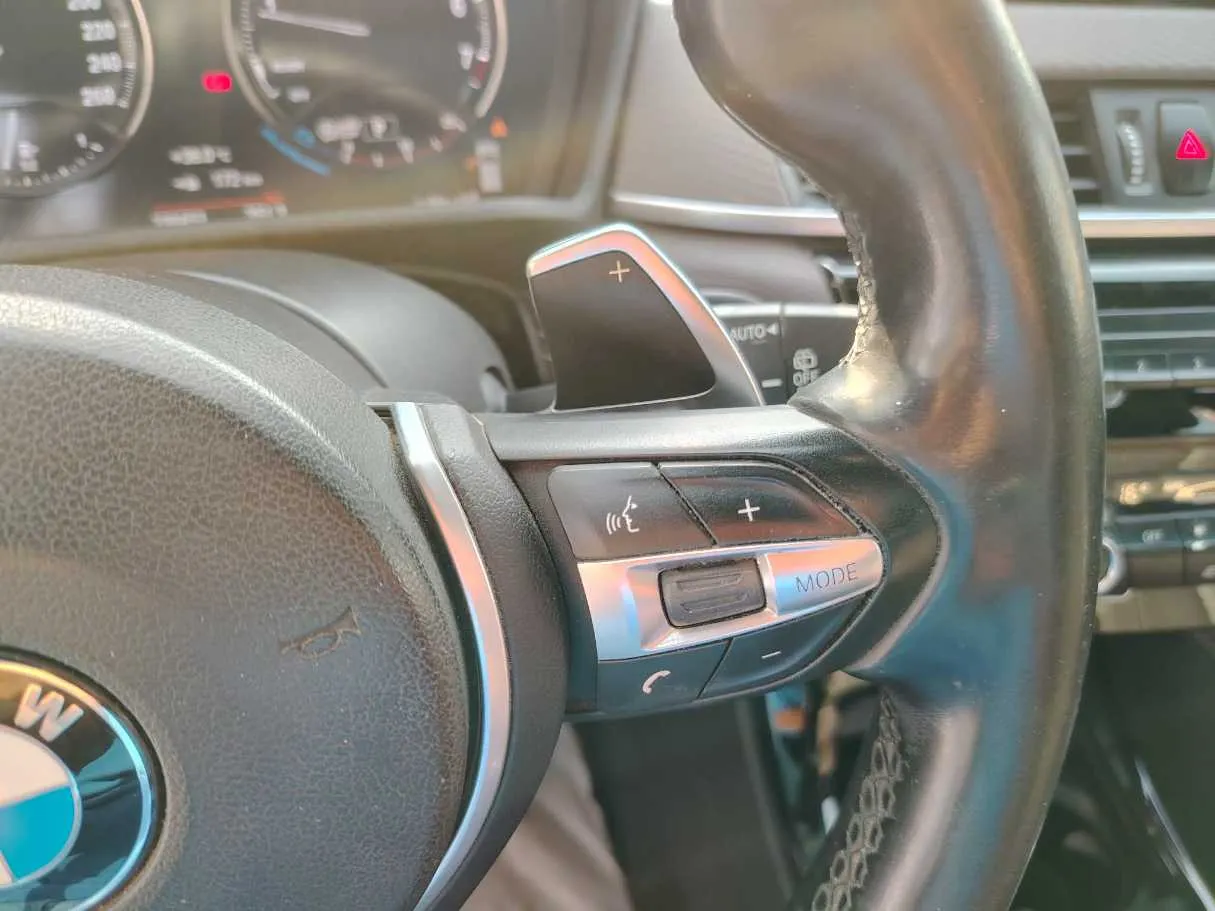 Car image 34
