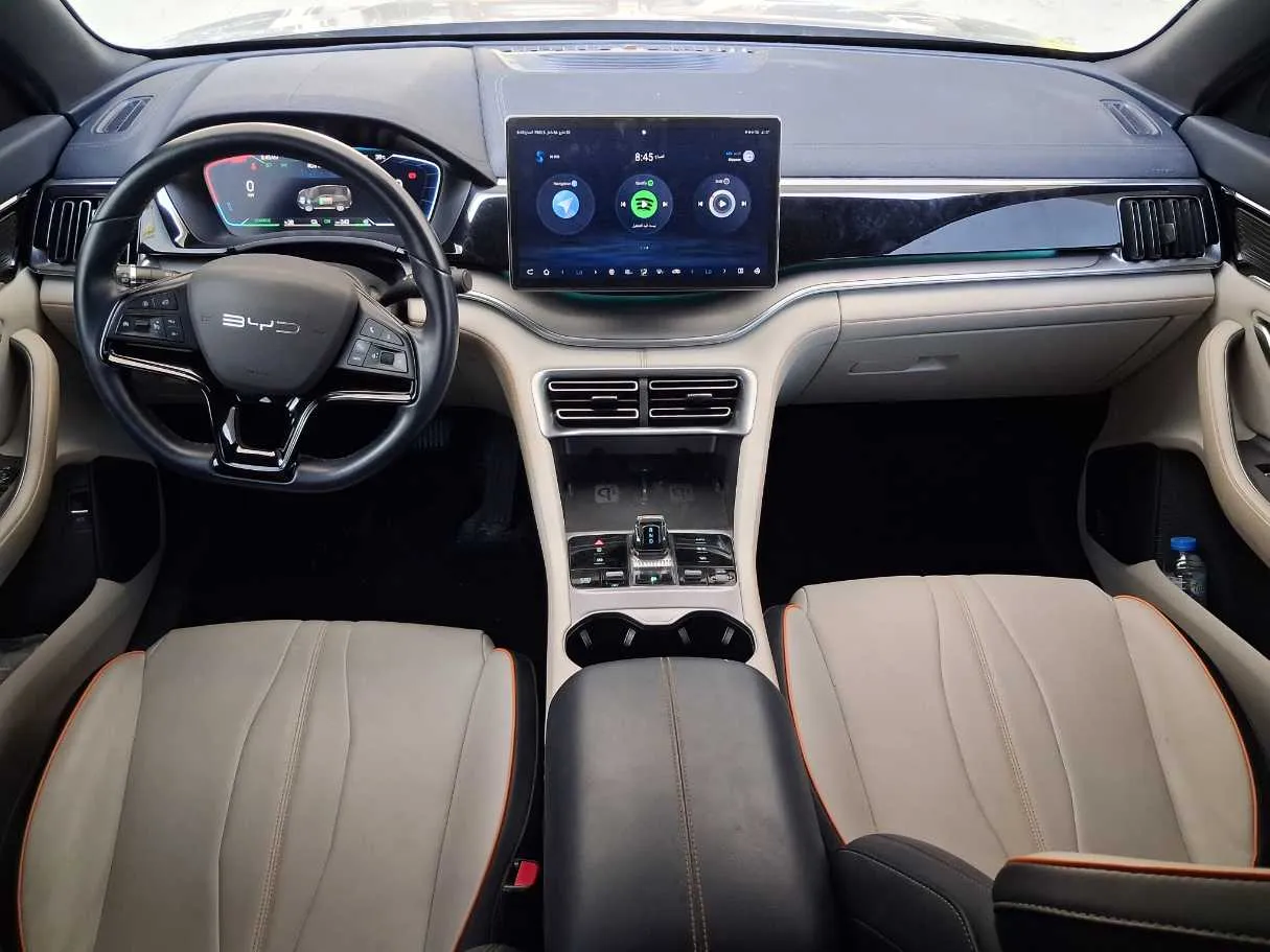 Car image 18