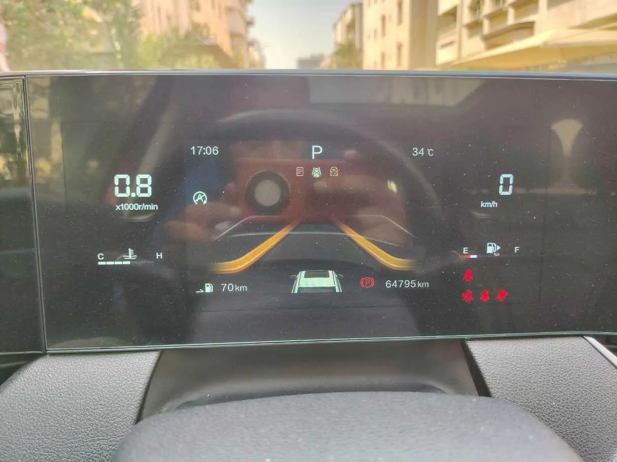 Car image 27