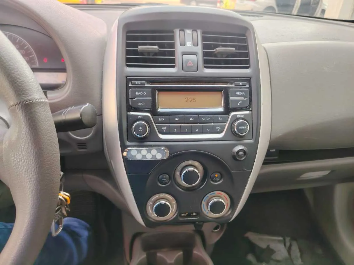 Car image 25