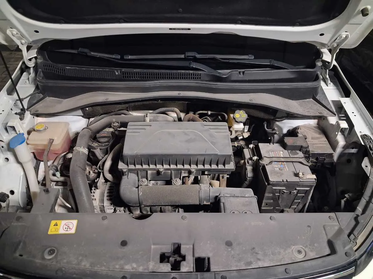 Car image 18