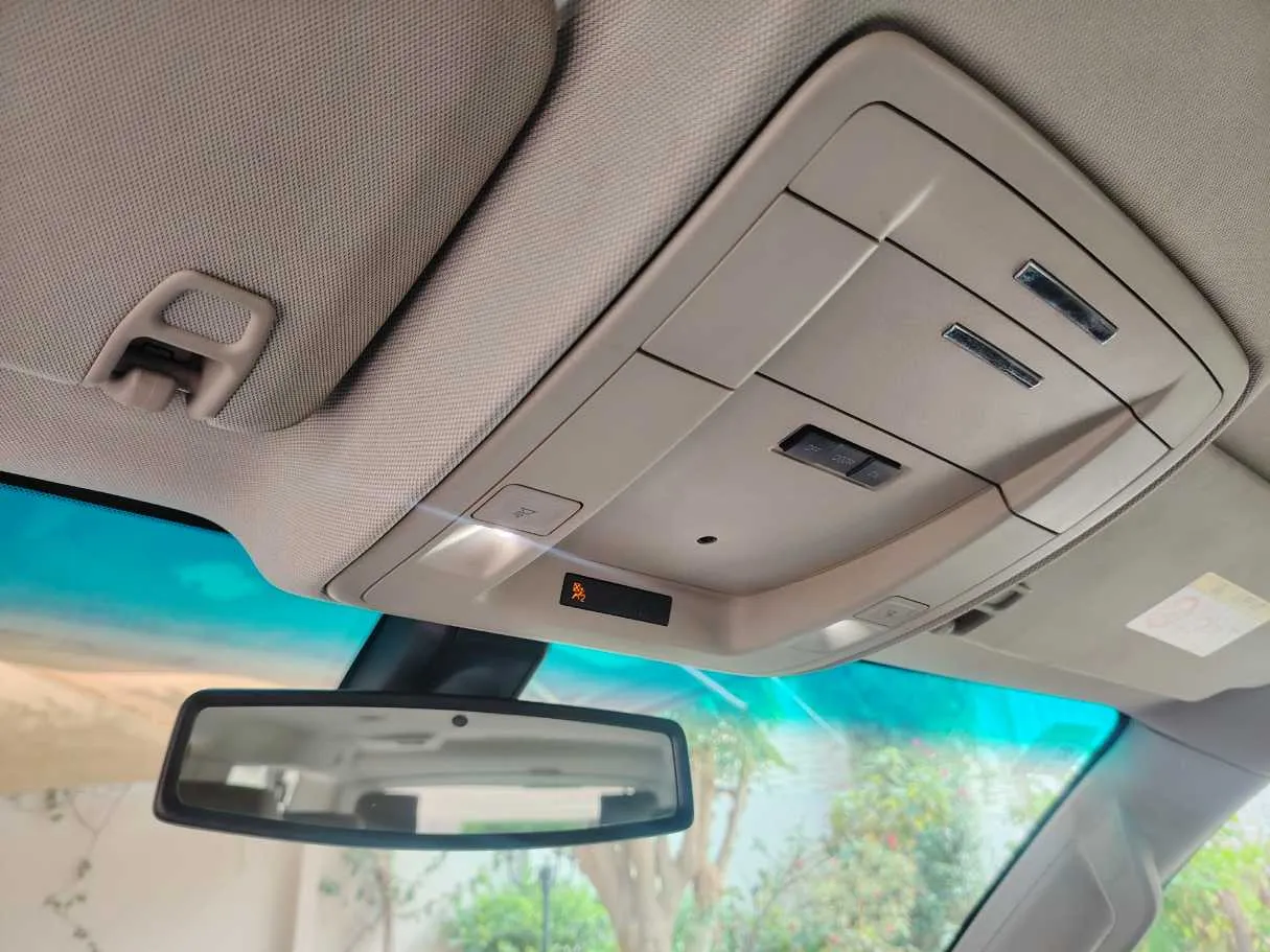 Car image 35