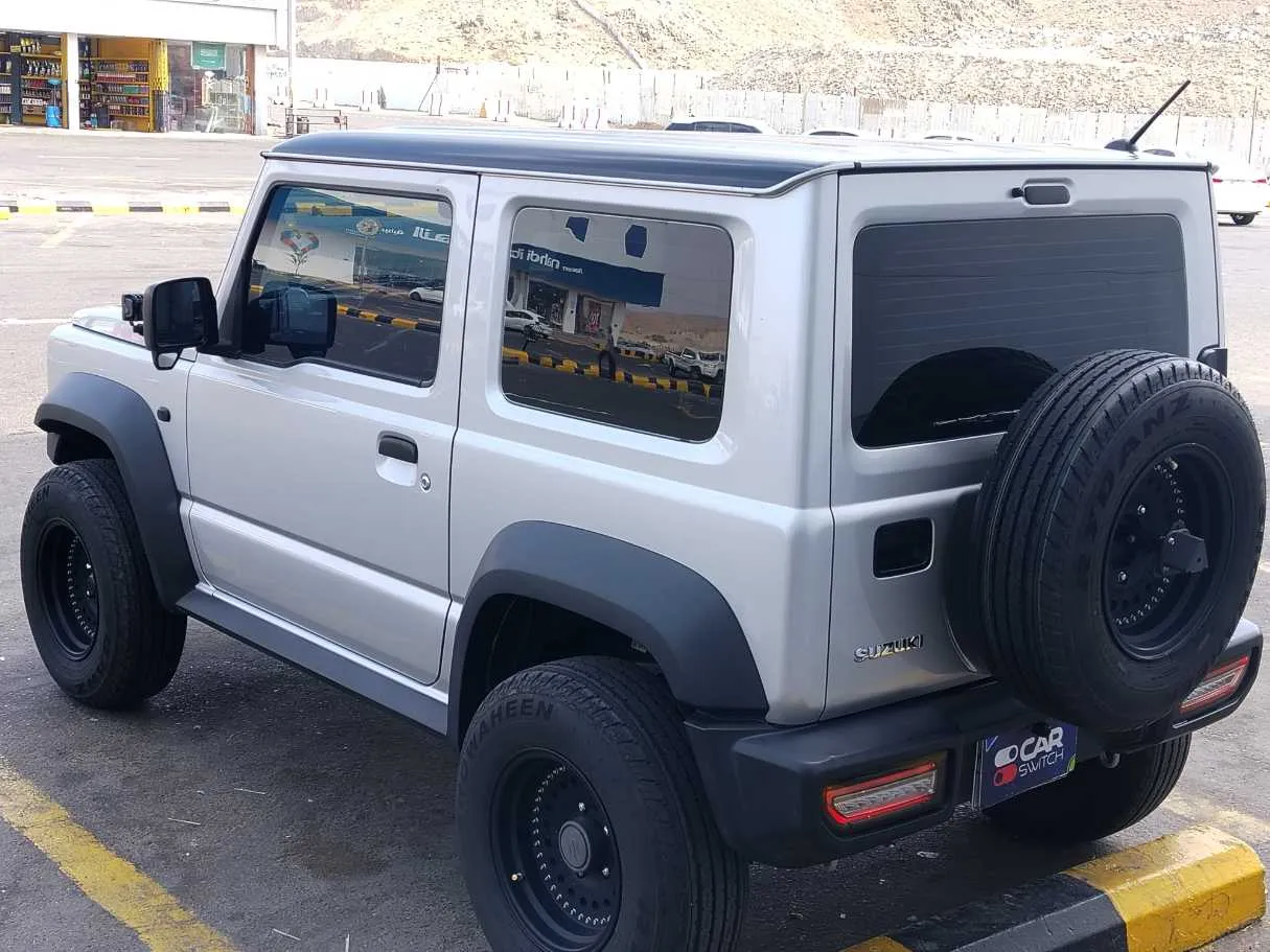 Car image 7