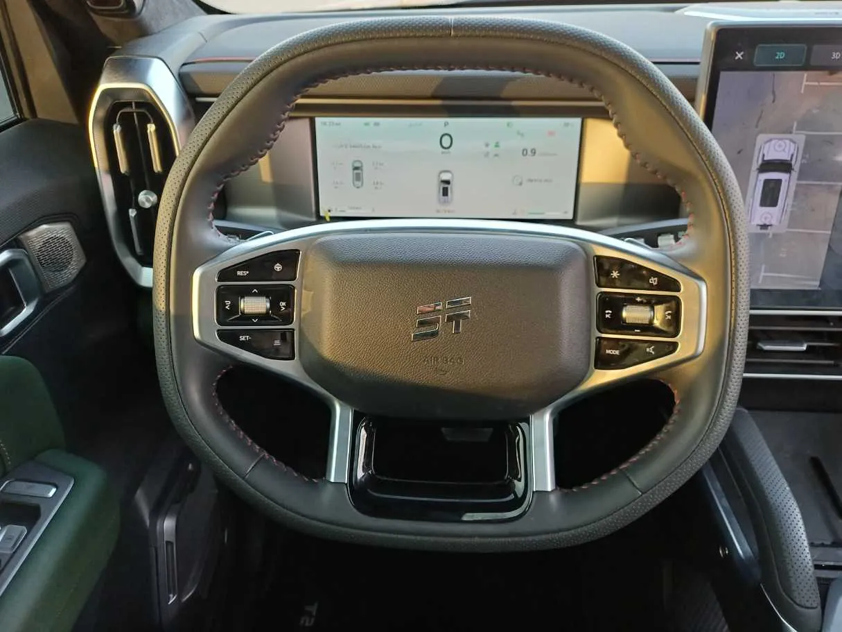 Car image 18