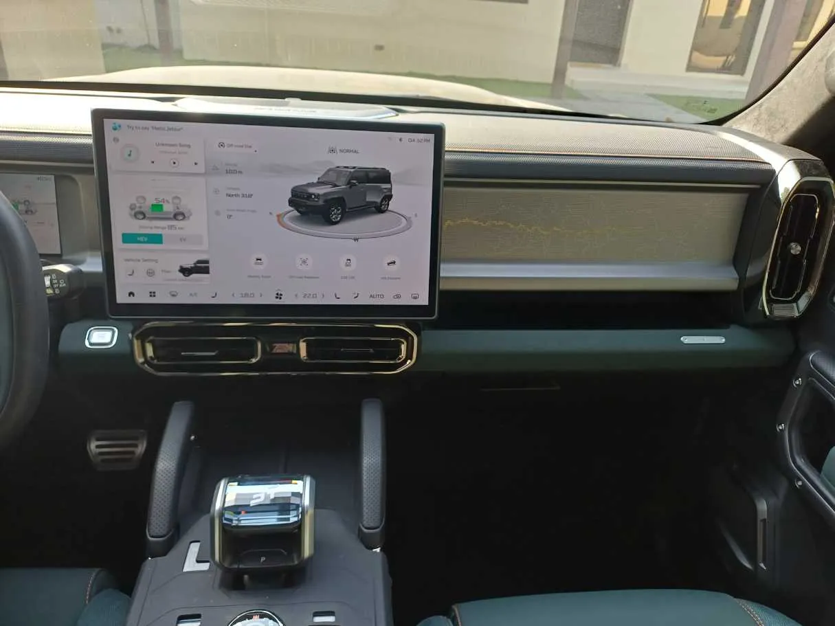 Car image 16