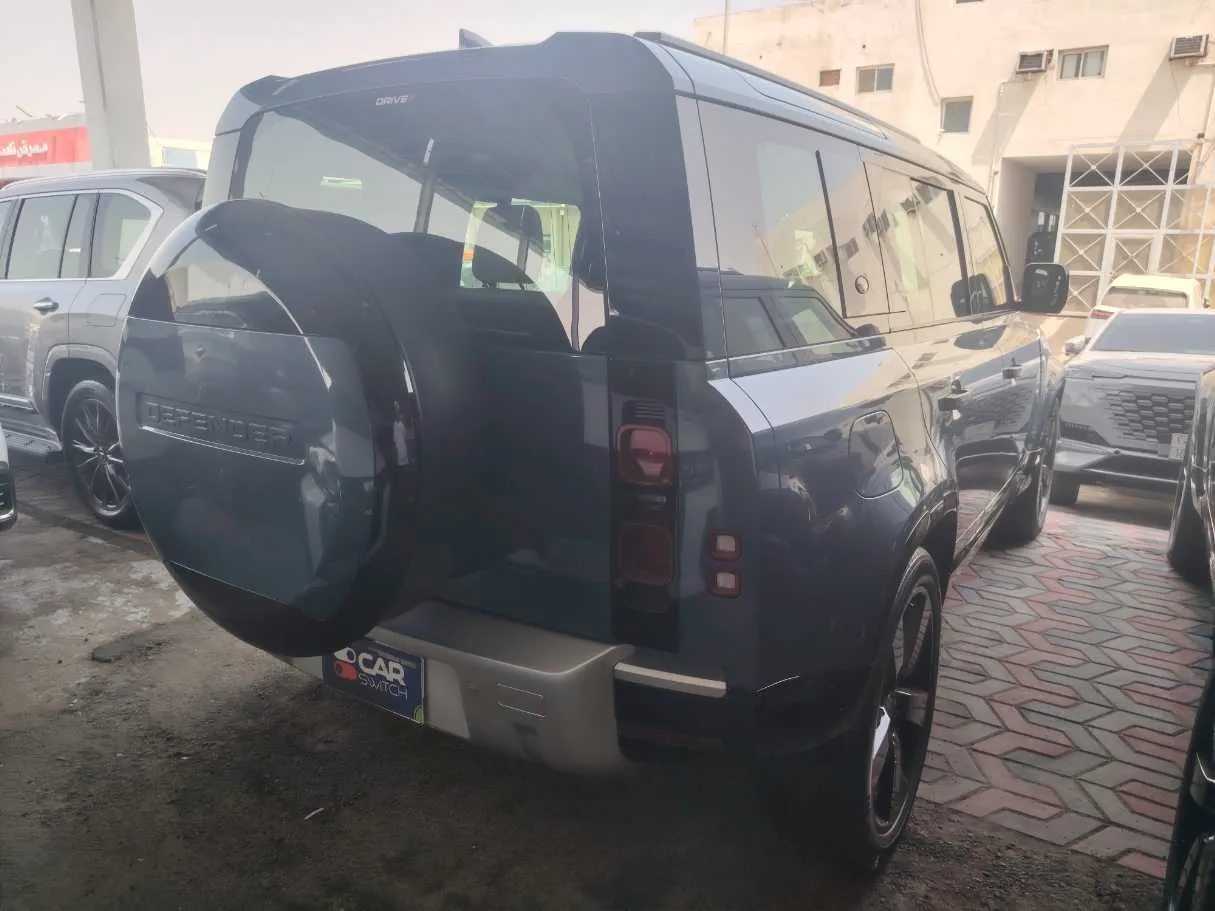 Car image 5