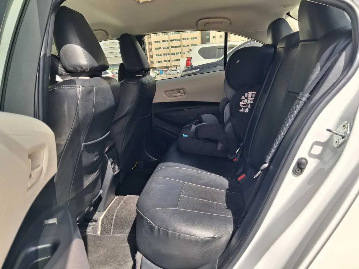 Car image 13