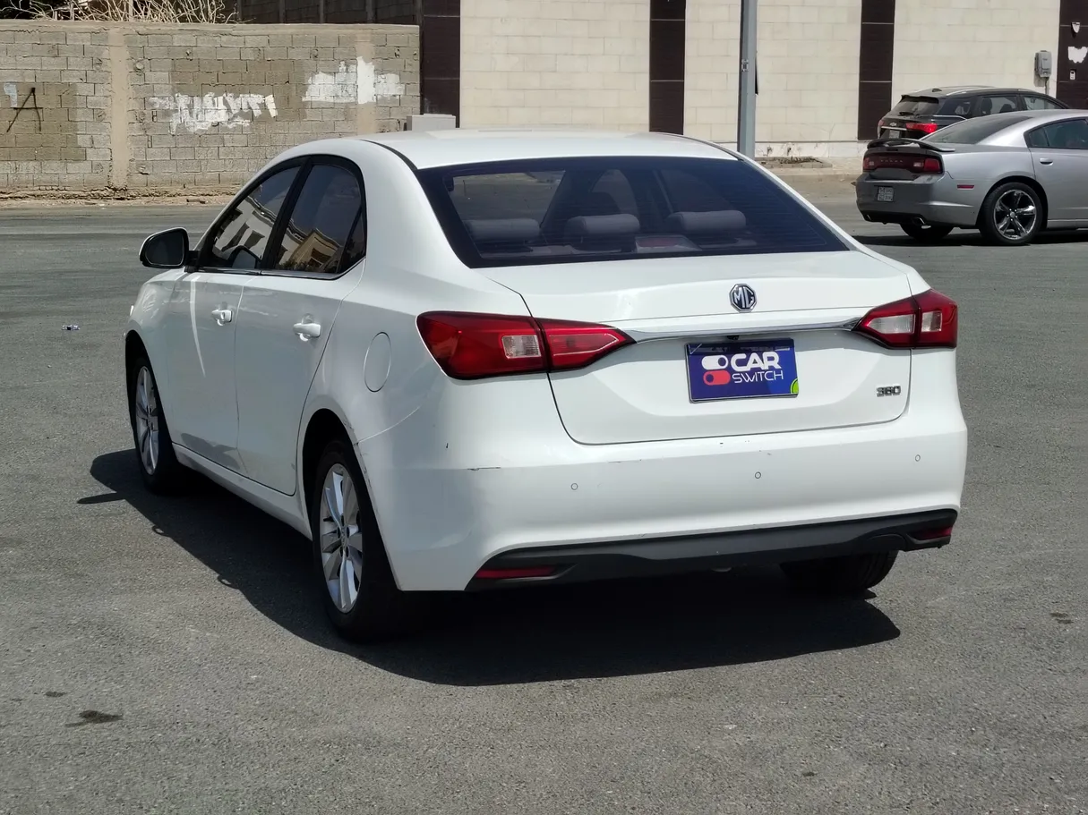 Car image 7