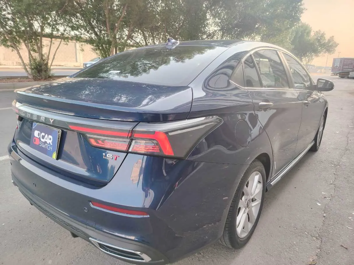 Car image 5