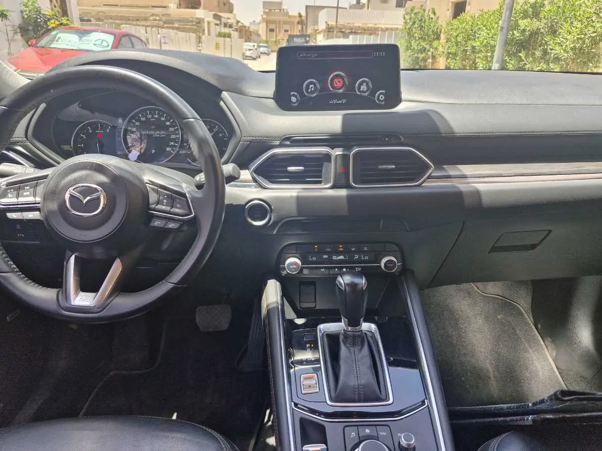 Car image 18