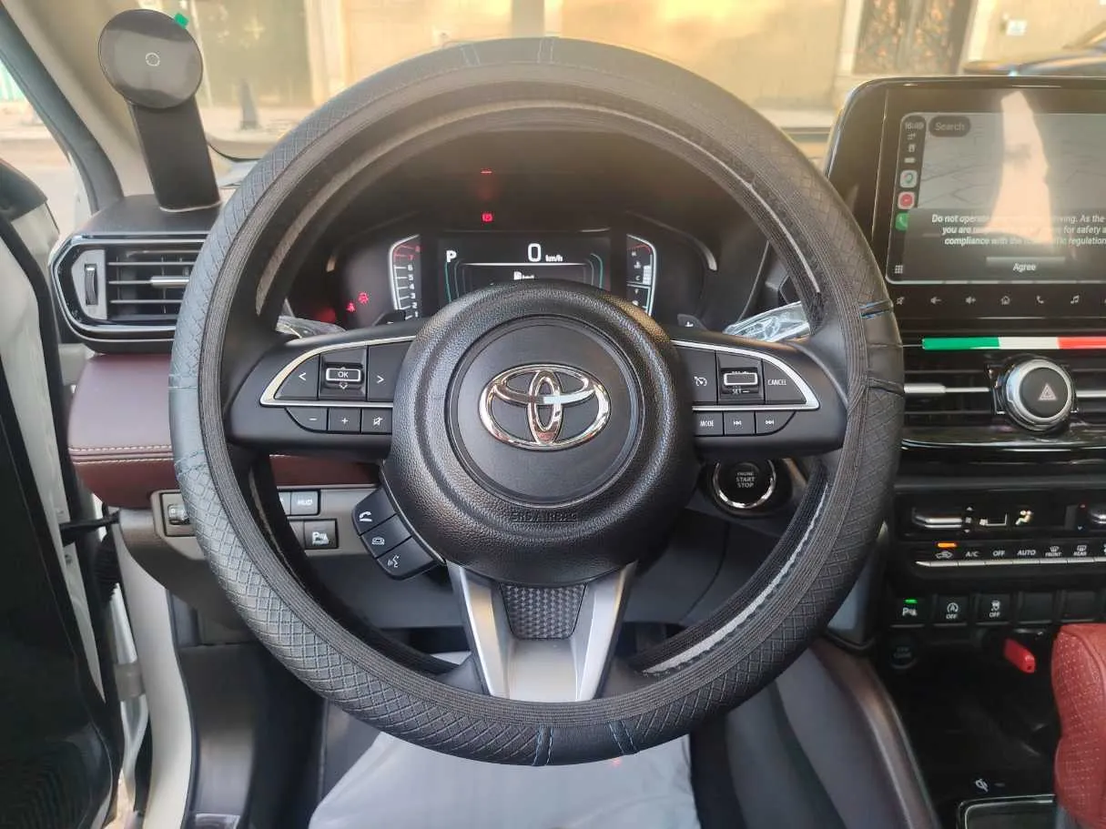Car image 23