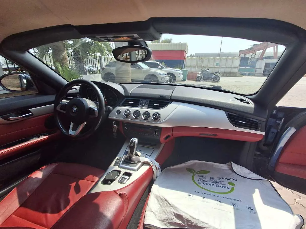 Car image 13