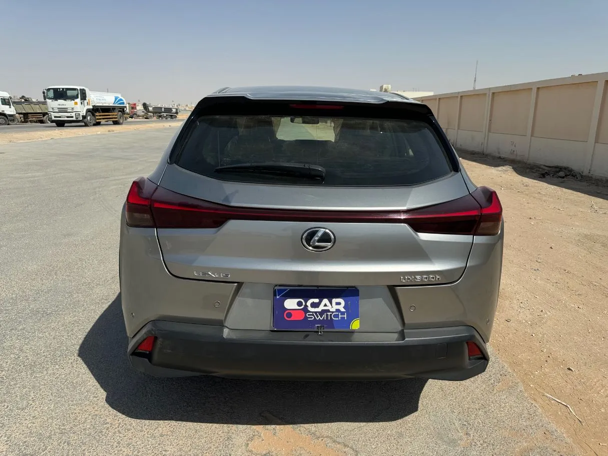 Car image 6