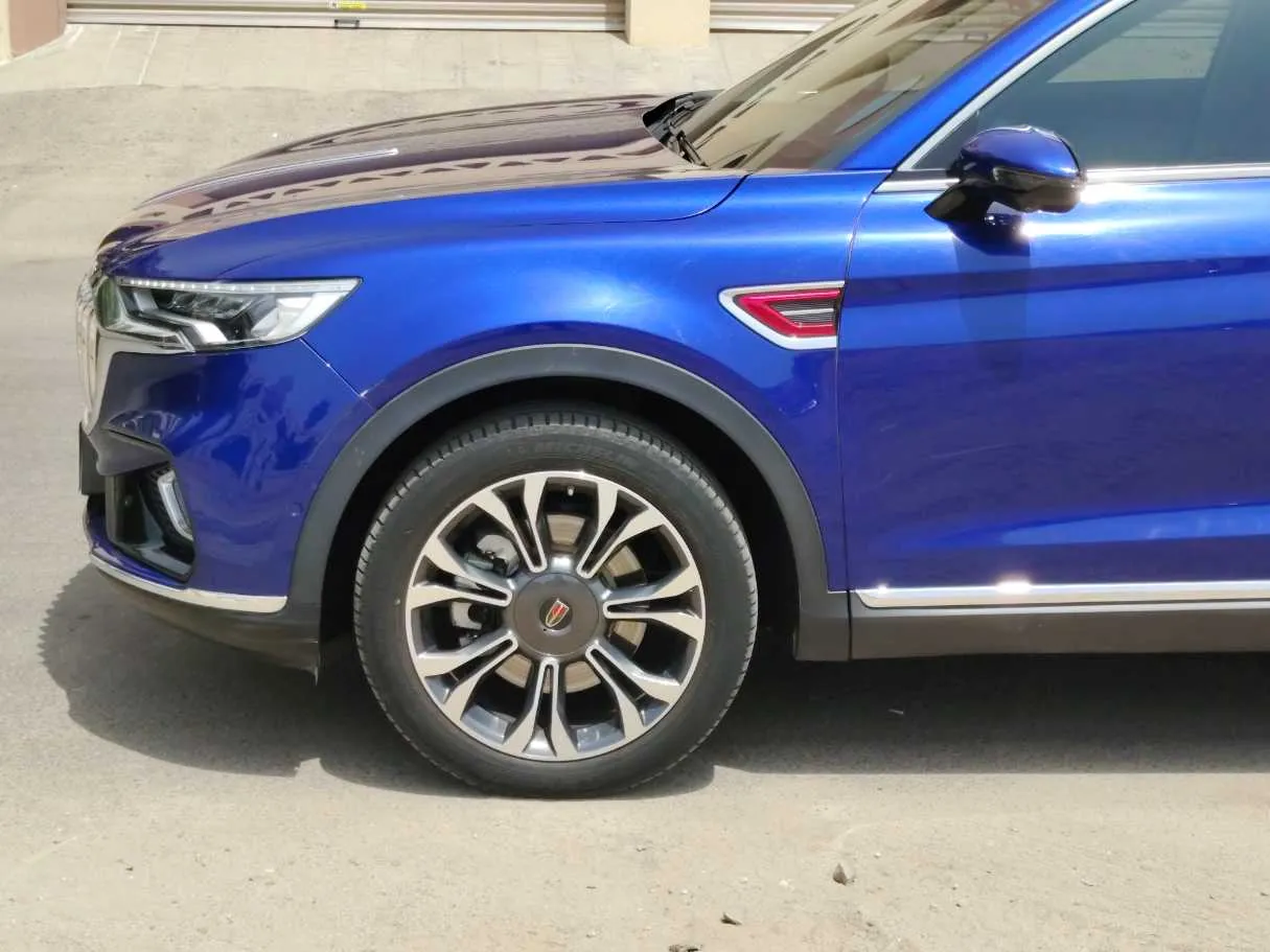 Car image 9