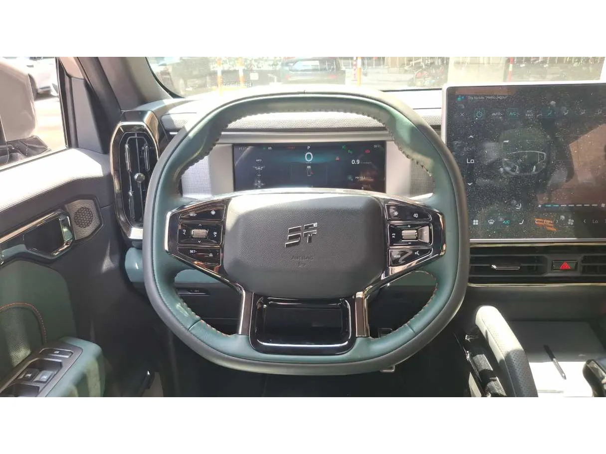 Car image 18