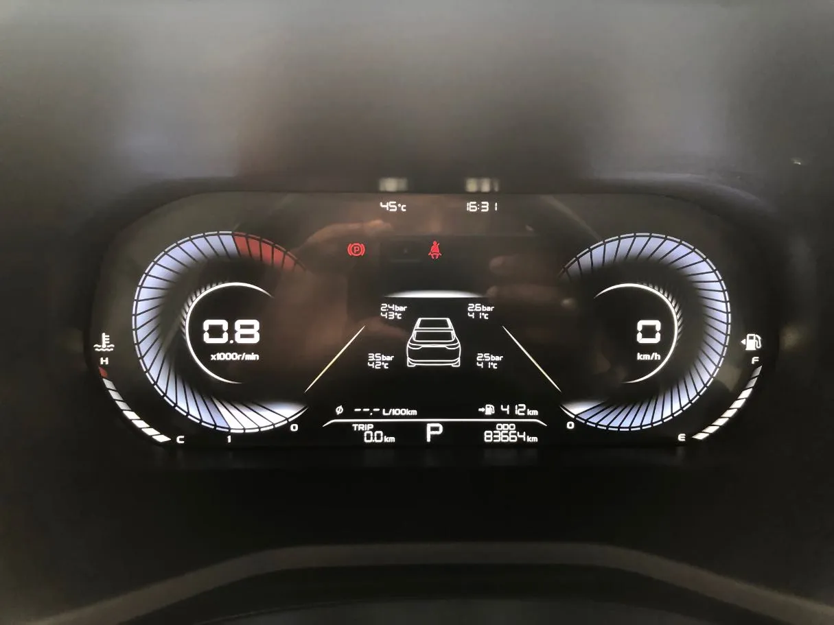 Car image 9