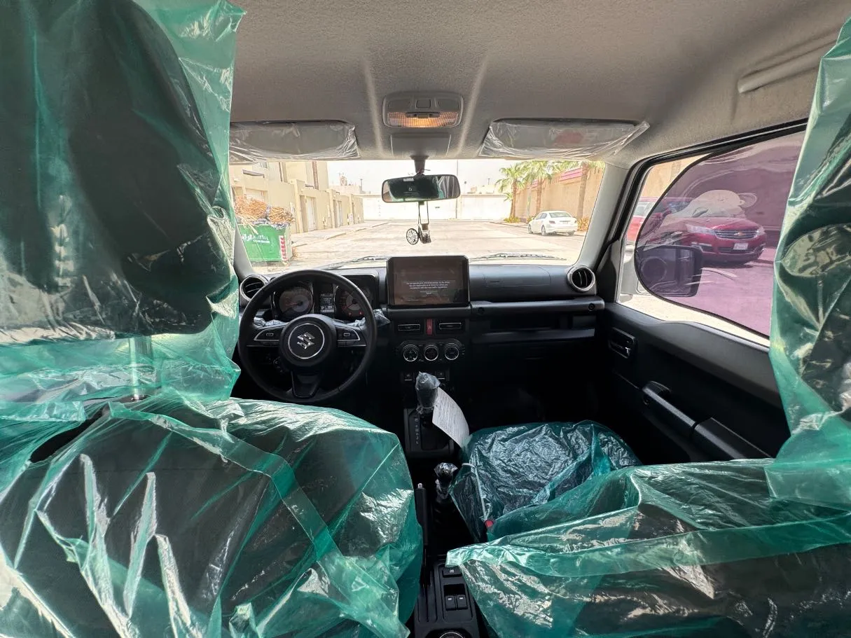 Car image 15