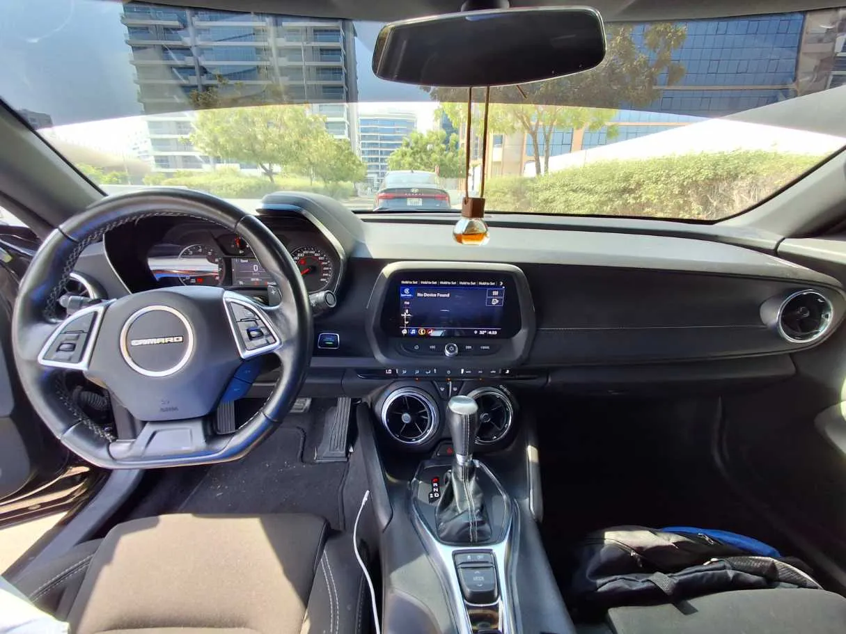 Car image 14