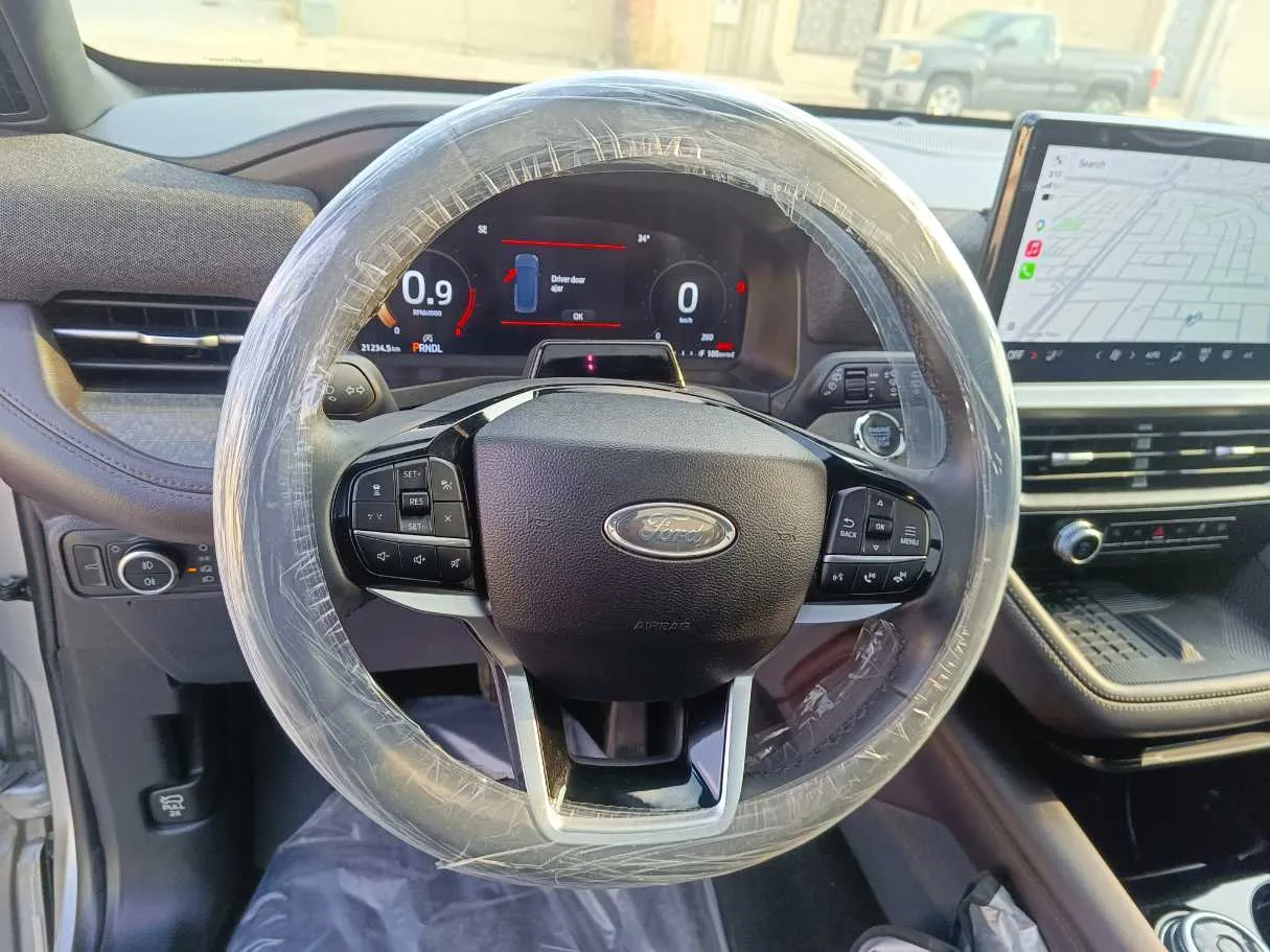 Car image 30