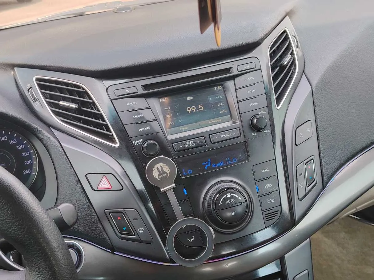 Car image 34