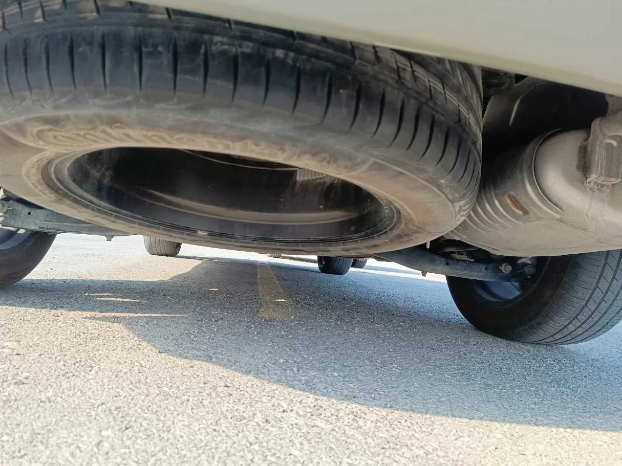 Car image 35