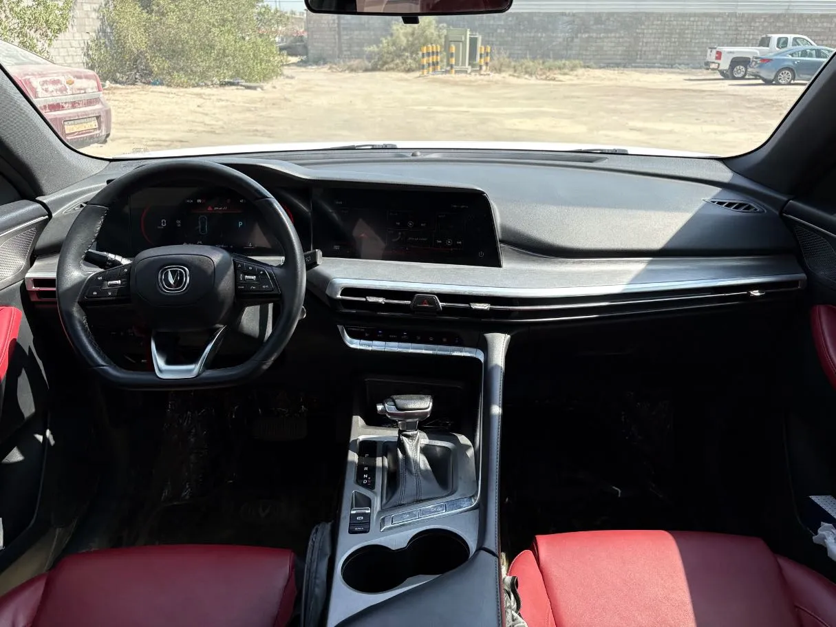 Car image 18