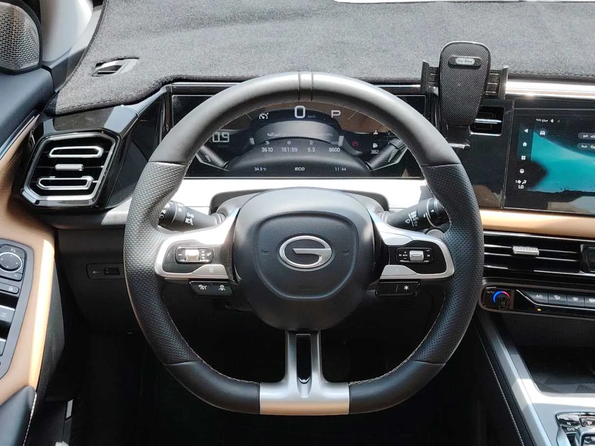 Car image 24