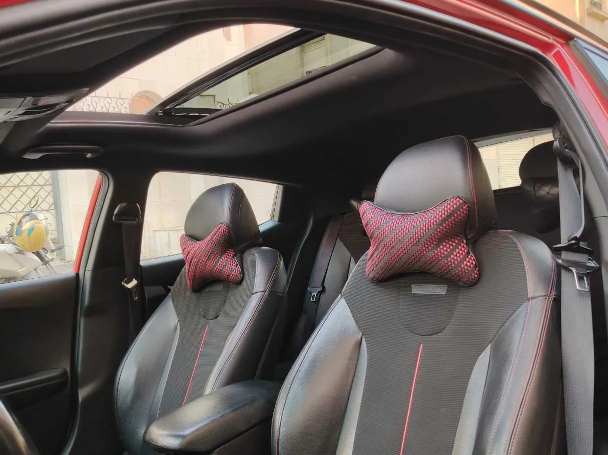 Car image 13