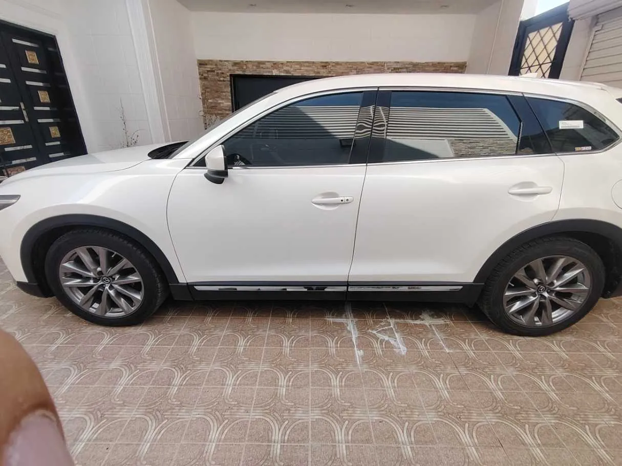 Car image 7