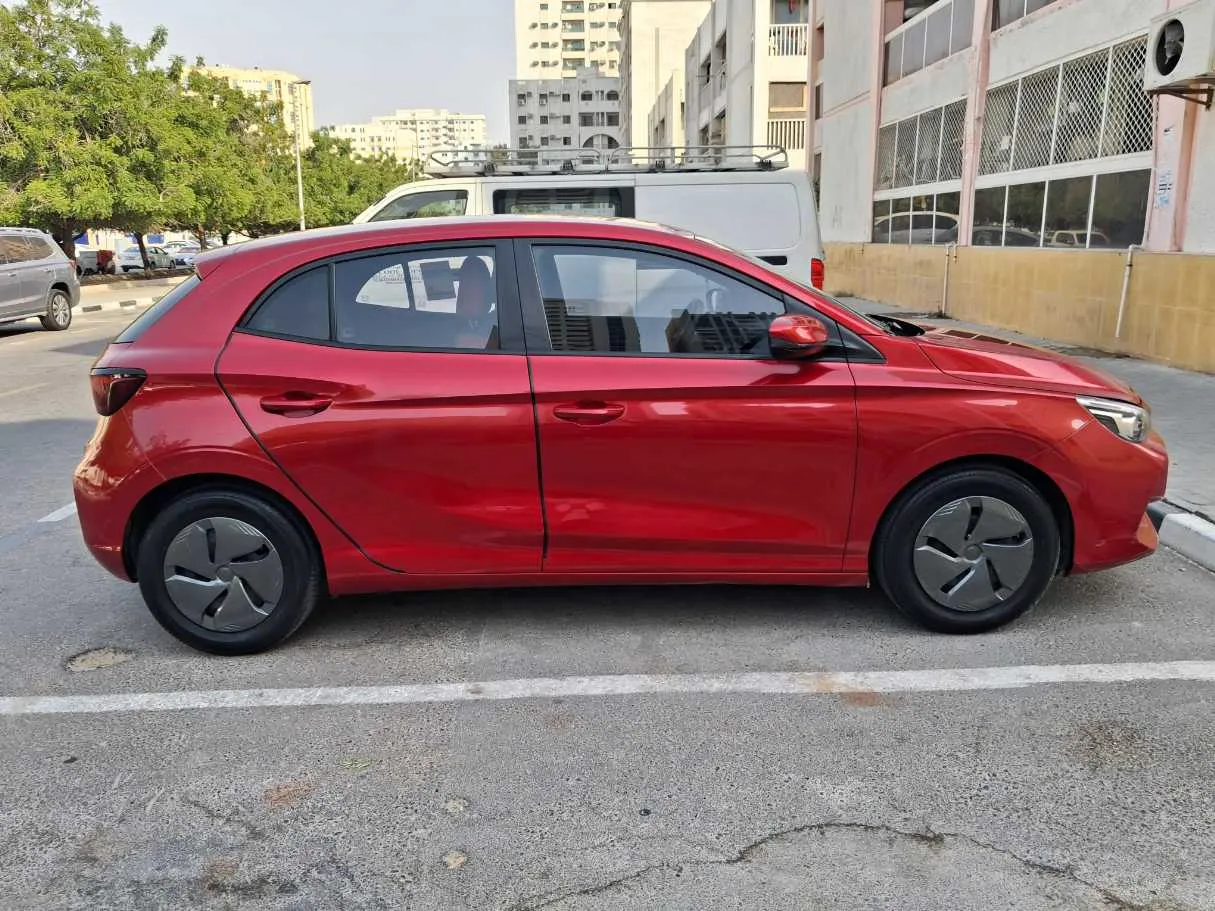 Car image 8