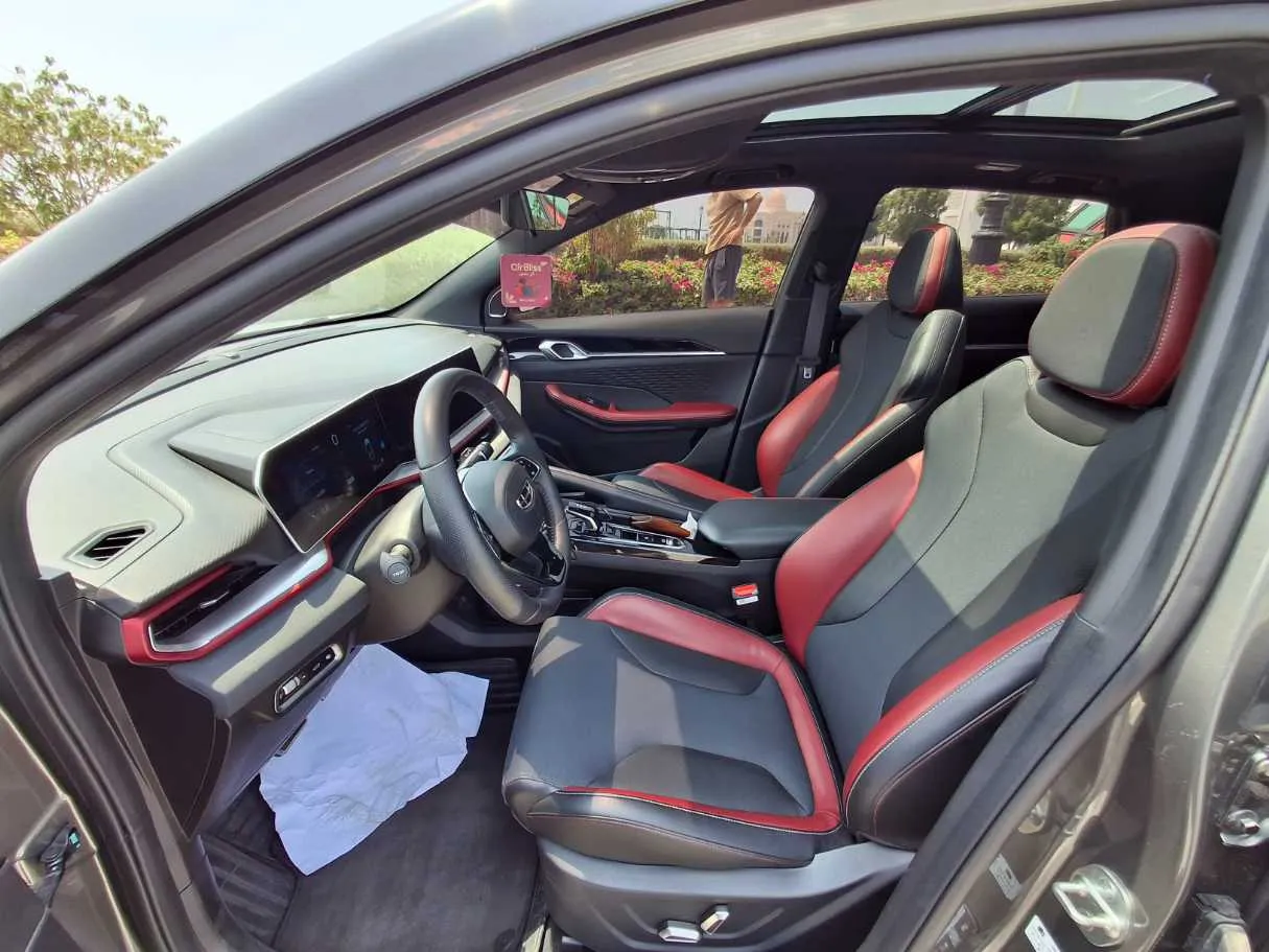 Car image 12