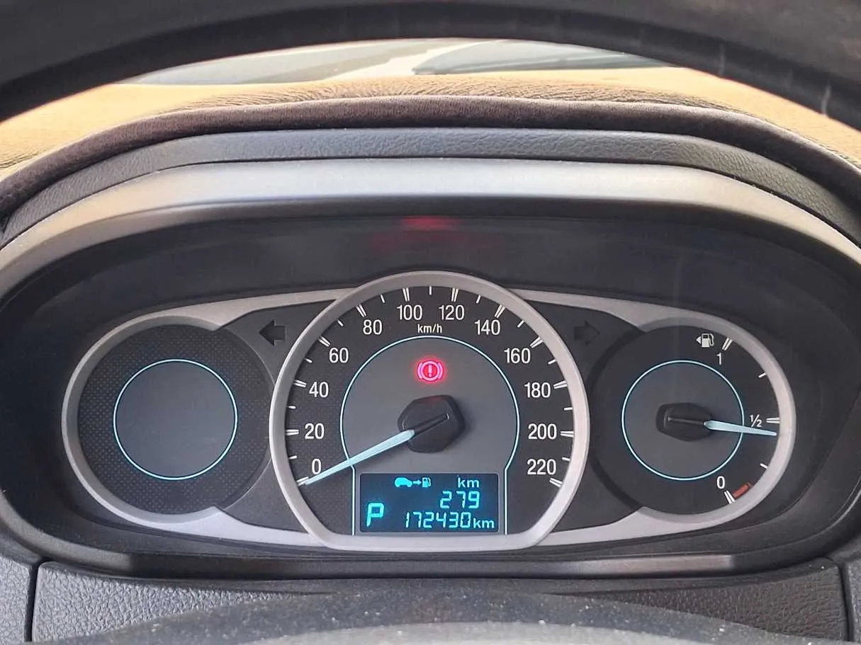 Car image 16